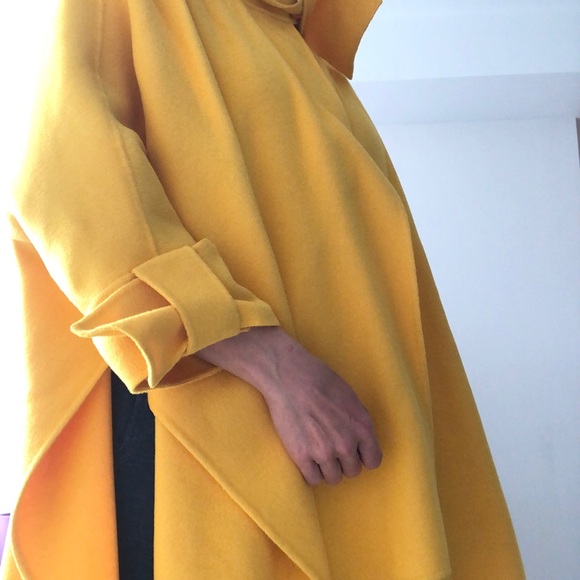 100% Wool Cape - Picture 7 of 7